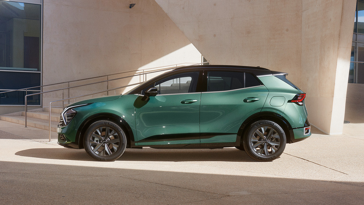 Seitenansicht eines grünen Sportage